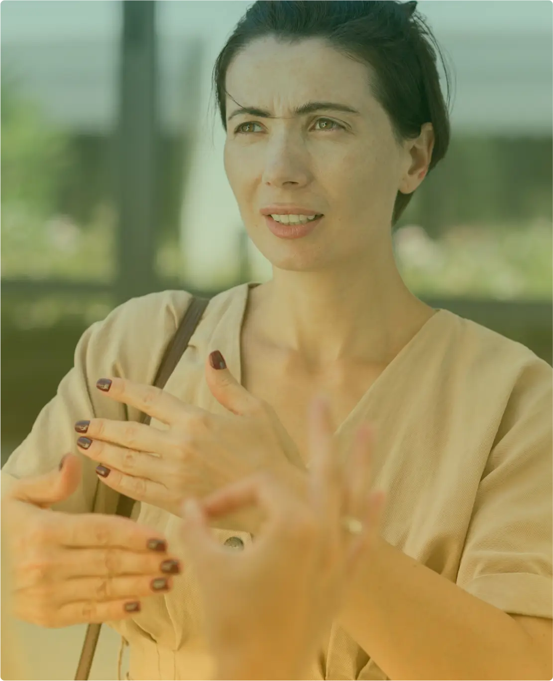 Image of a woman talking to an insurance expert